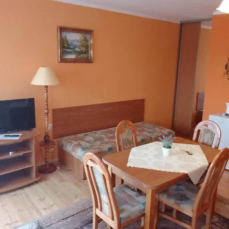 Anna 홈스테이 레왈